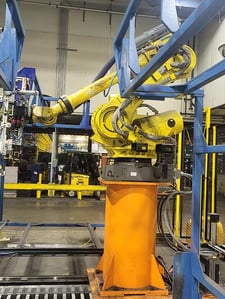 Fanuc, R-2000iB/125L, robot stand mounted on 20 meter RTU w/R-30iB Control, 2015, #105144