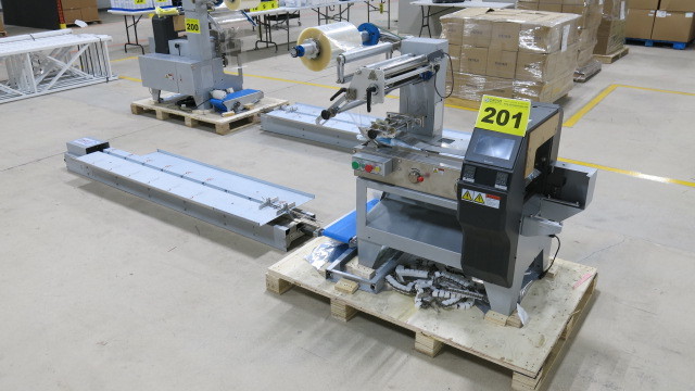 Suntech #30-300, horizontal flow wrapper, programmable touch screen Control, 2021