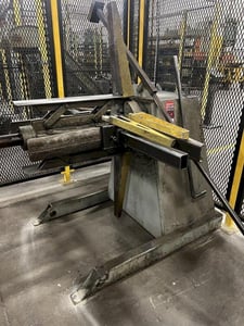 4000 lb. Vogel, motorized uncoiler, 30" mandrel width, 60" outside dimensions, 16"-20" ID, manual expansion