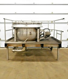 400 gallon J C Pardo & Sons, #2474 Stainless Steel agitated kettle with stand