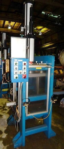 34 Ton, Farger &Joosten, multipower air/oil press, 7.9 stroke, 13" DL, 14" x14"x2" bed, 40" passline
