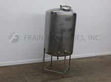 1000 gallon 304 Stainless Steel tank, 60" dia with 77" straight wall, dome top