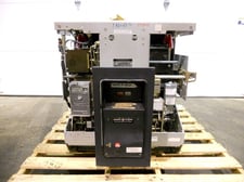 4000 Amps, General Electric, AKR-8D-100, air circuit breaker w/GE Micro Versatrip Plus