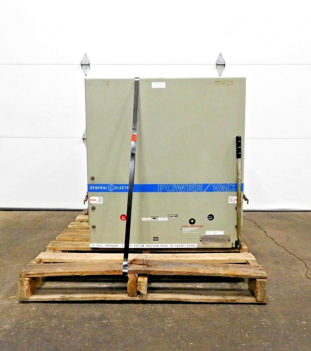 2000 Amps, General Electric, VB-7.2-500-3, Power Vac Circuit Breaker, 8.25 KV, 125 VDC