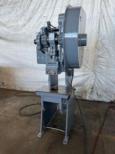 22 Ton, Niagara #A-22, OBI press, 2-1/2" stroke, 8-1/2" Shut Height, 2" adjustment, 150 SPM
