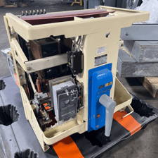 3000 Amps, General Electric, ak- 3a-75, low voltage AC air breaker, 635 Volts, 3-pole