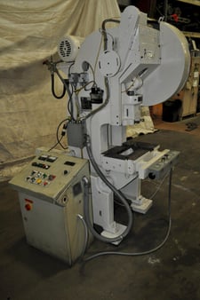 32 Ton, Minster #4, OBI press, 3" stroke, 9.5" Shut Height, 2.25" adj., air clutch & brake