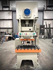 121 Ton, Sutherland #FCP-110H / Mark-121, 4.3" stroke, air clutch & brake, 45-90 SPM, 2000