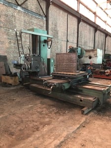 3.5" Tos #W9A, ISO 40, power draw bar, 39" x44" pwr rotary table, 3-Axis digital read out, 18 speeds: 28-1400