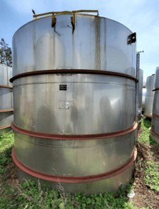 5200 gallon Perry Products Company #5200GAL-VFWX, 304 Stainless Steel Vertical Tank, Flat Bottom & Top, S/N