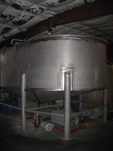 7000 gallon Stainless Steel Mixing Tank, (4) internal propellers, 3.0" to 2.5" recirculating line