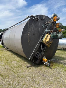 10000 gallon Stainless Steel mix tank, agitated