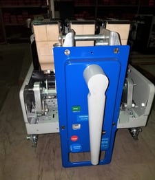 1600 Amps, General Electric, AKR(U)-5A-50(H), manually operated, electrically operated, drawout
