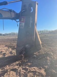 Labounty #MSD3000, mobile shear, 35" jaw opening, 38" jaw depth