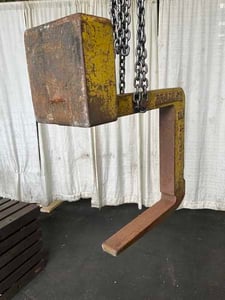 10000 lb. Bradbury, coil hook, 22" throat, 24" opening in C-frame, 4" width of arm