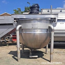 200 gallon Hamilton, Agitated Kettle, Stainless Steel, 2.5" outlet, 120 psi @ 342 F