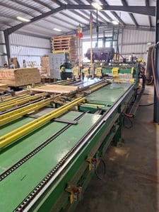 Universal #IN-LINE, Pallet Nailer with Stacker