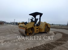 Caterpillar CB64, Asphalt Paver, 3400 hours, S/N: CB500271, 2015