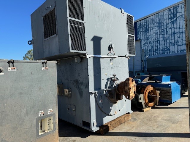 2200 HP 514 RPM Electric Machinery, Frame 4U5221, weather protected enclosure type 2, sleeve, brushless, 4000