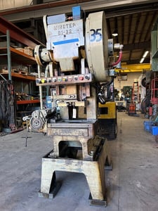 32 Ton, Minster #B1-32, fixed base, 1.5" stroke, 2.25" slide adjustment, 0-500 SPM, S/N 16195, STK# 1557
