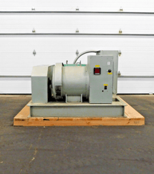 200 HP Georator, rotary frequency converter, 124.8 KW, 156 KVA, 50/60 Hz, 220/380 Volts