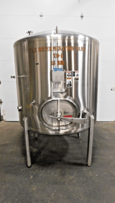 Walker 15 BBL 304 Stainless Steel tank, 15 barrel, 16" x20" manway, 3" side port, (2) 2" top inlets, 1997
