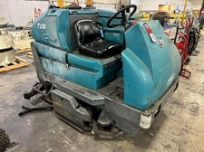 Tennant #7300, floor scrubber, 57 gallon solution tank, 40" MaxPro 1000 scrub head, 320 RPM