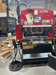 38 Ton, Amada #RG-35S, CNC press brake, 3.9' OA, 40.2" between housing, 3.94" stroke, 7.88" throat, 14.57"