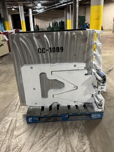 Cascade #25D-CCS-35Q, 2500 lb. capacity bale clamp attachment with side shift, 76" open, 22" close