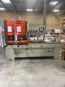 Elumatec #520-N-LV, Double Head PVC Welding Machine, 5.5" width x 7.87" H max Profile, 110" max Outside