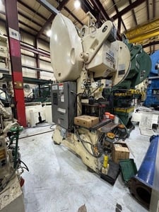 60 Ton, Minster #6-SS, geared 6" stroke, 14" Shut Height, 2.75" adj., 32" x21" bed, 60 SPM, 10 HP, air clutch