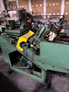 Fastener Engineers #SS476, high speed shank slotter, 18" vibe bowl, dual saws, 400 PPM