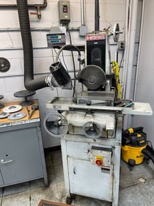 6" x 12" Harig #612, hand feed surface grinder, Walker PMC, roller bearing table, Acu-Rite Qwikcount 2-Axis