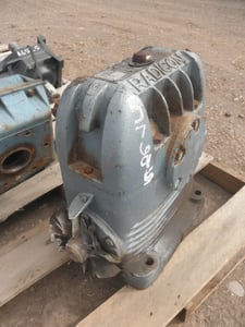 87 HP @ 1450 RPM, David Brown Radicon #AU700, Right Angle Gear Reducer Gearbox, 10.00 :1 Ratio, 150 RPM
