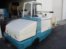 Tennant #6600, scrubber, floor cleaning, floor maintenance, propane, cylindrical brush