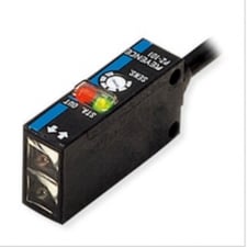 Keyence PZ-101P Built-In Amplifier Photoelectric Sensor, Square Reflective Cable