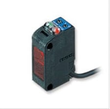 Keyence PZ2-41P Built-In Amplifier Photoelectric Sensor, Square Reflective Cable