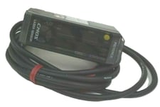 Keyence GV-21P Digital CMOS Laser Sensor, Amplifier Unit, Main Unit, PNP