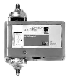 Johnson Controls P28AA-17C Lube Oil Pressure Cutout Control w/ 120 Second Delay