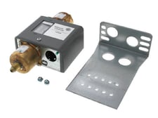 Johnson Controls P74FA-1 Differential Pressure Control, SPDT Differential, 1/4"