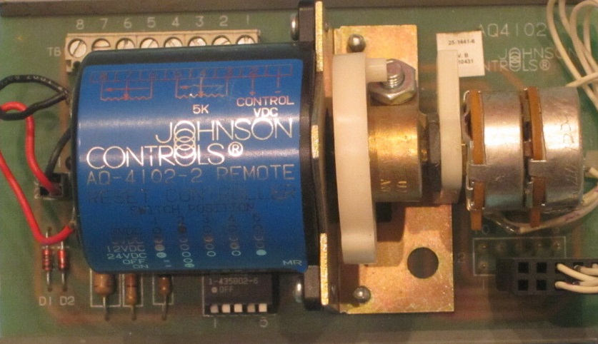 Johnson Controls AQ-4102-2 Temp or Humidity Controller, Motor Driven, Remote Rst