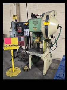 22 Ton, Bliss, OBI flywheel press, 2.5" stroke, 9-1/4" Shut Height, 2-1/4" adjustment, 23.5" x14.5" bed