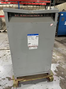 112.5 KVA 480 Delta Primary, 208Y/120 Secondary, Cutler Hammer #V48M28F12CUEEESLS47, S/N J08M06170