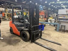 5000 lb. Toyota, forklift with pneumatic tires