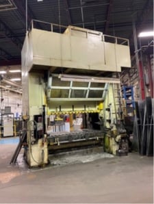 400 Ton, Komatsu, 10" stroke, 30-60 SPM, 98" x 49" bed, Windows, floor standing, under power