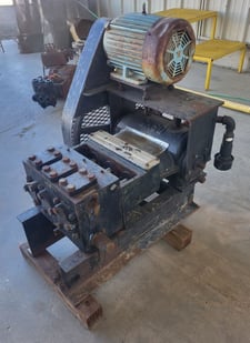 23 GPM @ 1385 psi, Gaso #3211, Triplex Pump, 2" stroke, 1.5" plungers, 2" suction, 1.5" discharge, 20 HP, 500