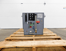 2000 Amps, Westinghouse, DS-420, low voltage AC power circuit breaker, 635 Volts