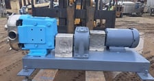 90 GPM, Waukesha #060, 316 Stainless Steel positive displacement pump, 3 HP, 2.5" inlet/outlet