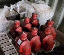 15 KV CHINT / PT / JDZXW-10C1 / 15kV3 PRIM / 250V3 SEC / 0.2/0.2/3P, 200/200/200VA (6 available)