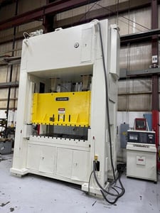 300 Ton, Niagara #SE2-300-84-48UH, 8" stroke, 32" Shut Height, 11" adjustment, 35-70 SPM, reconditioned, 1995